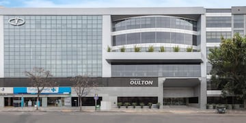 El fuego comenzó en el cuarto piso de Oulton, en la madrugada de este lunes.