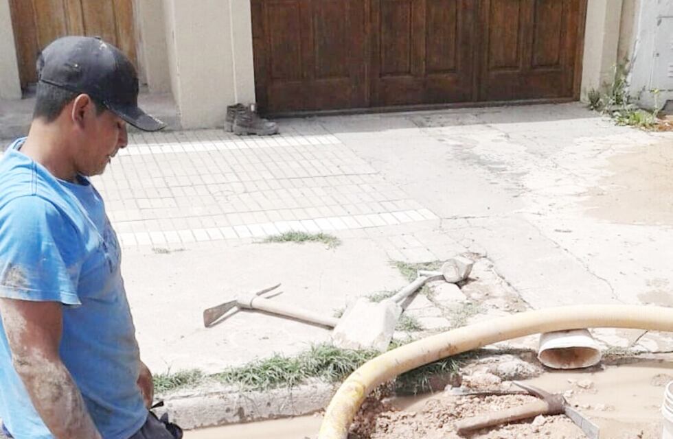 Obras Sanitarias de Tres Arroyos trabaja en reparaciones en diferentes puntos de la ciudad