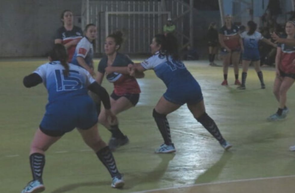 Liga de Honor de handball: una de cal y una de arena para Regatas