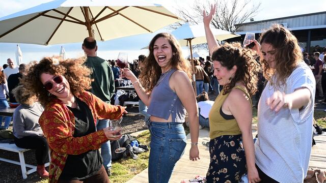 Israel permite salir sin barbijo pero solo en áreas exteriores