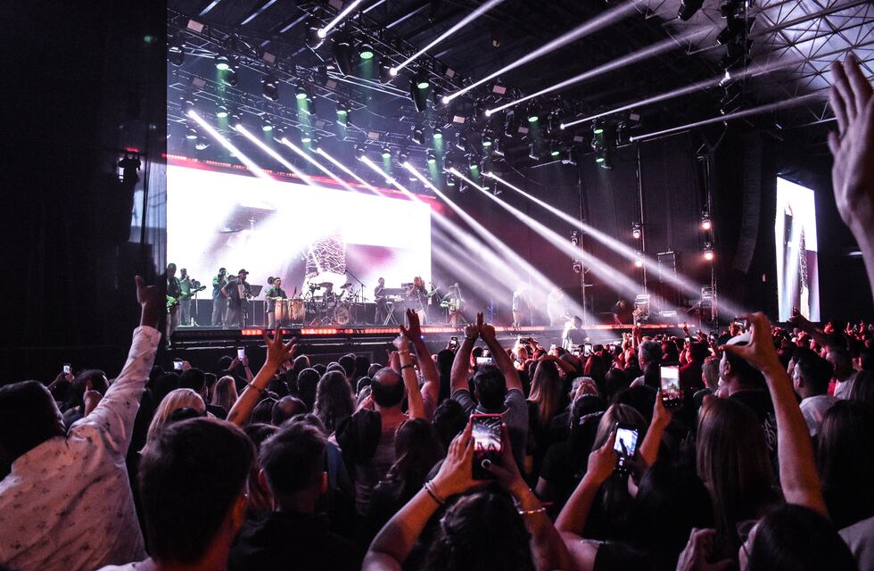 Reconocidos cuarteteros de Córdoba confirmaron su noviazgo con una sentimental imagen