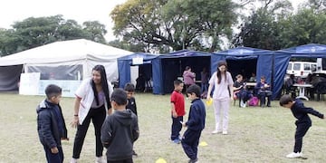 El operativo sanitario desplegado en Islas Malvinas permitió resolver consultas, realizar derivaciones y fortalecer la prevención en niños y adultos.