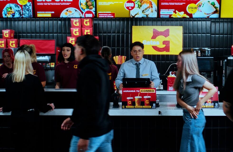 FMK lanzó “Gatas”, el bonus track de su álbum “Desde El Espacio”