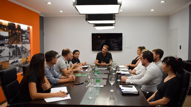 Reunión entre directivos del SEOM con personal jerarquizado