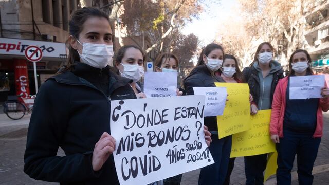 En medio de los reclamos, el Gobierno comunicó el pago del bono para los trabajadores.