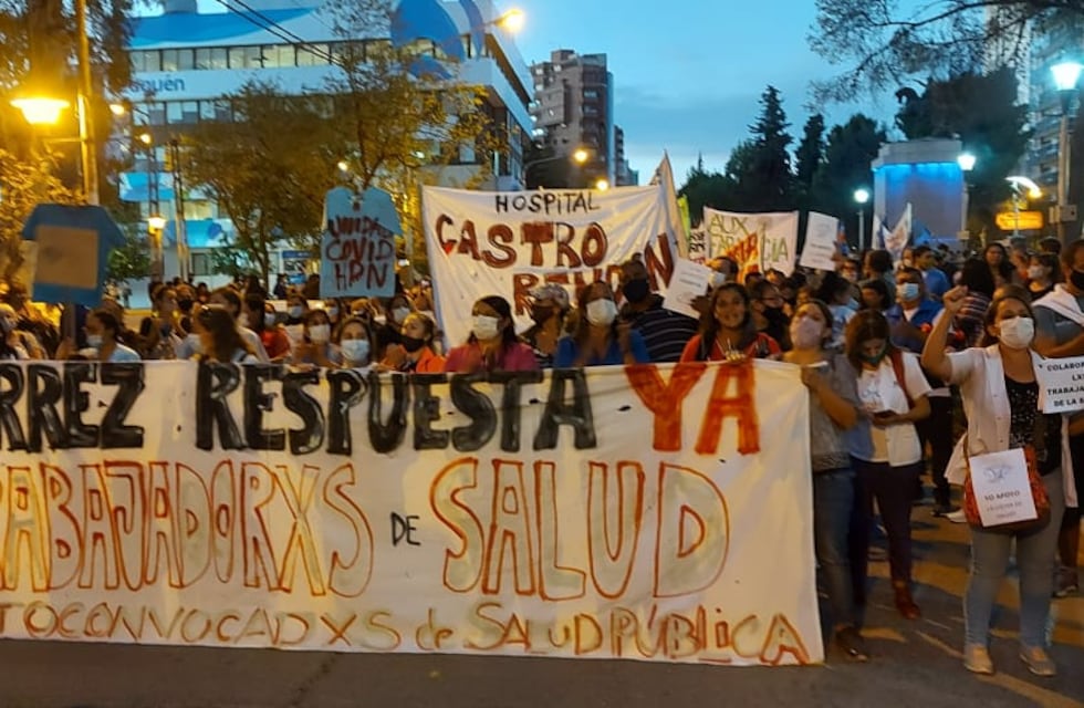 Este viernes pagan el bono al personal de Salud, pero los cortes siguen en Neuquén