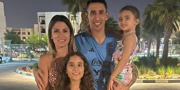 Las hijas del futbolista rosarino alentaron a La Scaloneta en la previa del encuentro.