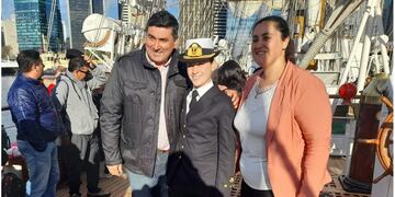 La joven de 22 años es la primera mujer de San Gustavo que hace el viaje de instrucción en la Fragata Libertad.