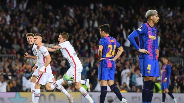 Rafael Borré festeja su gol en el Camp Nou.