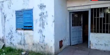 El ingreso a la vivienda baleada