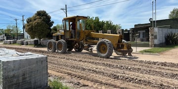 Gonzales Chaves: el Municipio inició la pavimentación de nueve calles con producción y mano de obra local