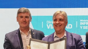El intendente Daniel Passerini y el gobernador de Córdoba, Martín Llaryora, en el anuncio de obras de pavimento para la Capital (Gobierno de la Provincia de Córdoba).