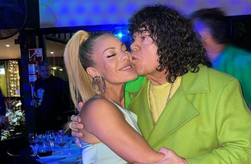 Internado, “La Mona” Jiménez recibió un conmovedor regalo de su hija: “Sos un mimoso”