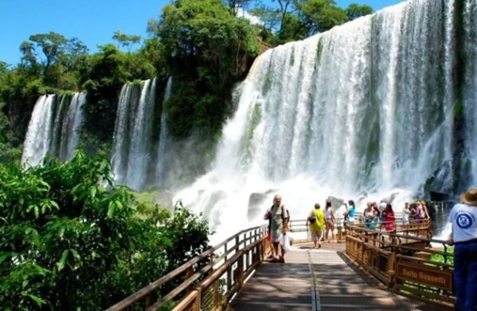 Las Cataratas del Iguazú entre las 10 más elegidas por turistas del mundo