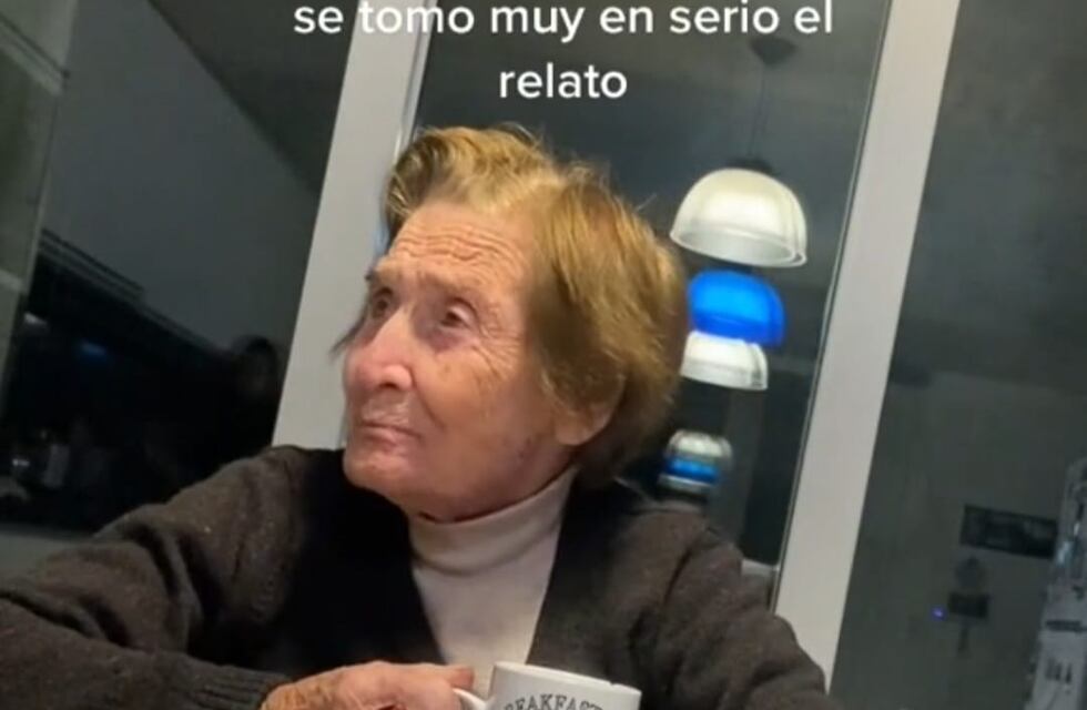 La abuela viral que trato de imitar un gol de Lionel Messi y cayó en el intento
