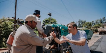 Oscar Herrera Ahuad recorrió obras en San Vicente