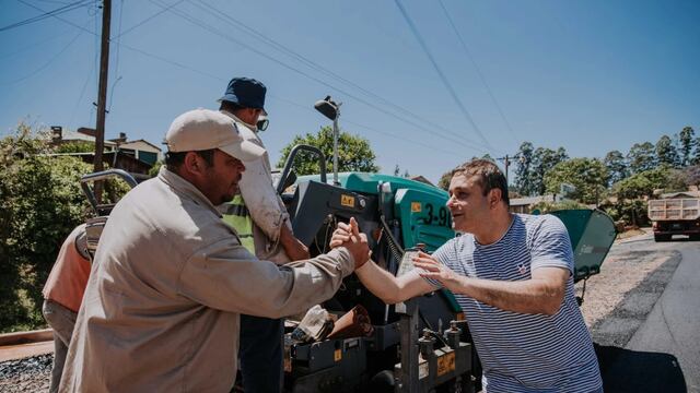 Oscar Herrera Ahuad recorrió obras en San Vicente