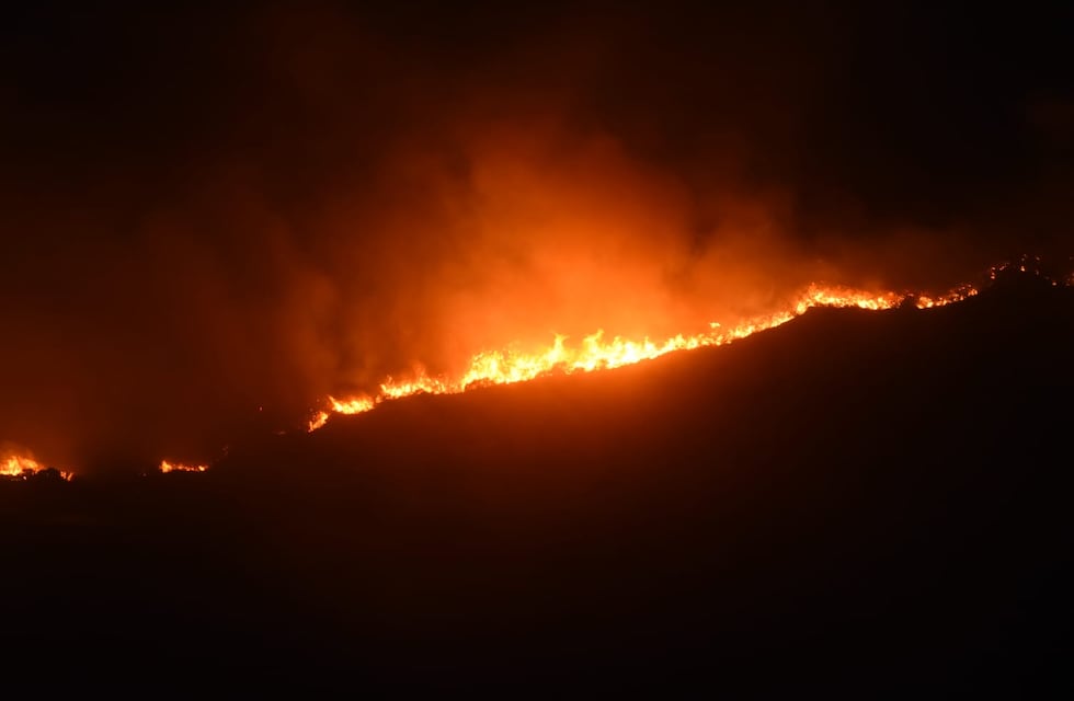 Preocupa el incendio en Villa Giardino por su cercanía a las viviendas