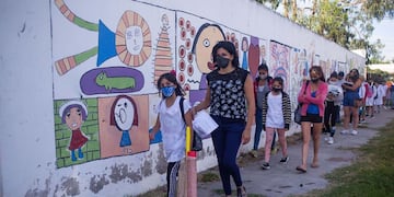 Lo pueden gestionar tanto estudiantes como docentes y auxiliares.