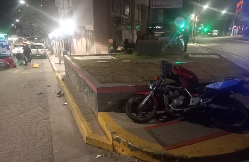 Murió un motociclista al chocar contra un cantero central en Carlos Paz