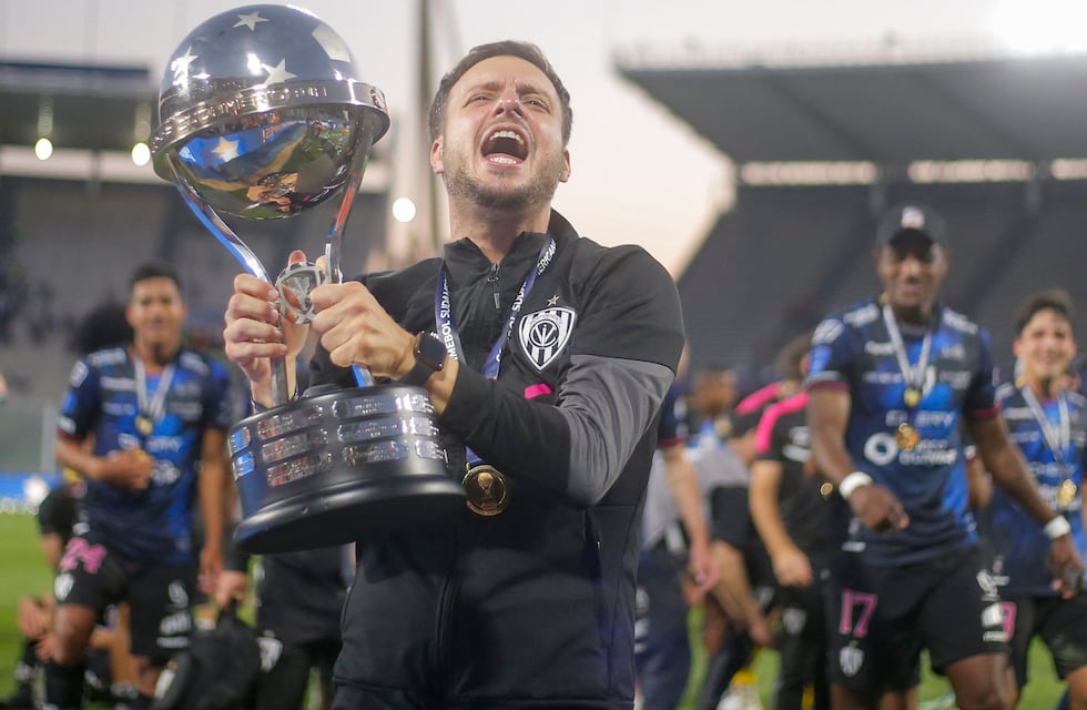 Es periodista, nunca jugó al fútbol y suena para dirigir a Racing: quién es Matías Anselmi, un DT en franco ascenso