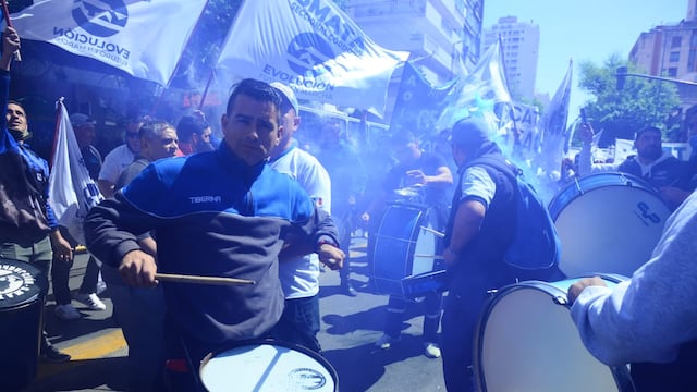 La CGT se movilizó en Córdoba. (José Hernández / La Voz)