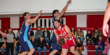 Torneo Oficial de Básquet de Tres Arroyos: Blanco y Negro y Huracán son los punteros