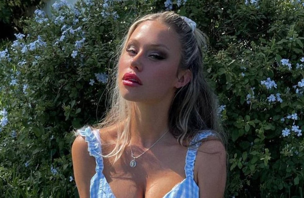 Agustina Añón se filmó con bikinis al borde de la censura y consultó a sus fans: “¿Cuál prefieren?”