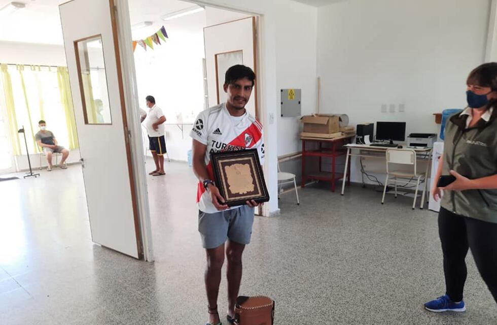 Es trabajador golondrina, se recibió en pandemia y busca trabajo como profesor: la historia de Franco Bustamante