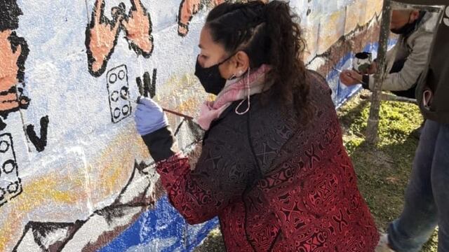 Se inauguró en Bariloche el primer mural de lengua de señas-braille del país