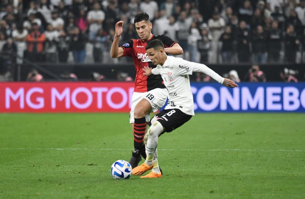 Copa Sudamericana: Newell’s no logró aguantarlo y cayó ante Corinthians por 2 a 1