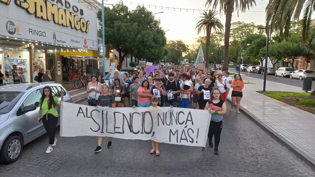 Marcha pidiendo justicia por la muerte de Aldana