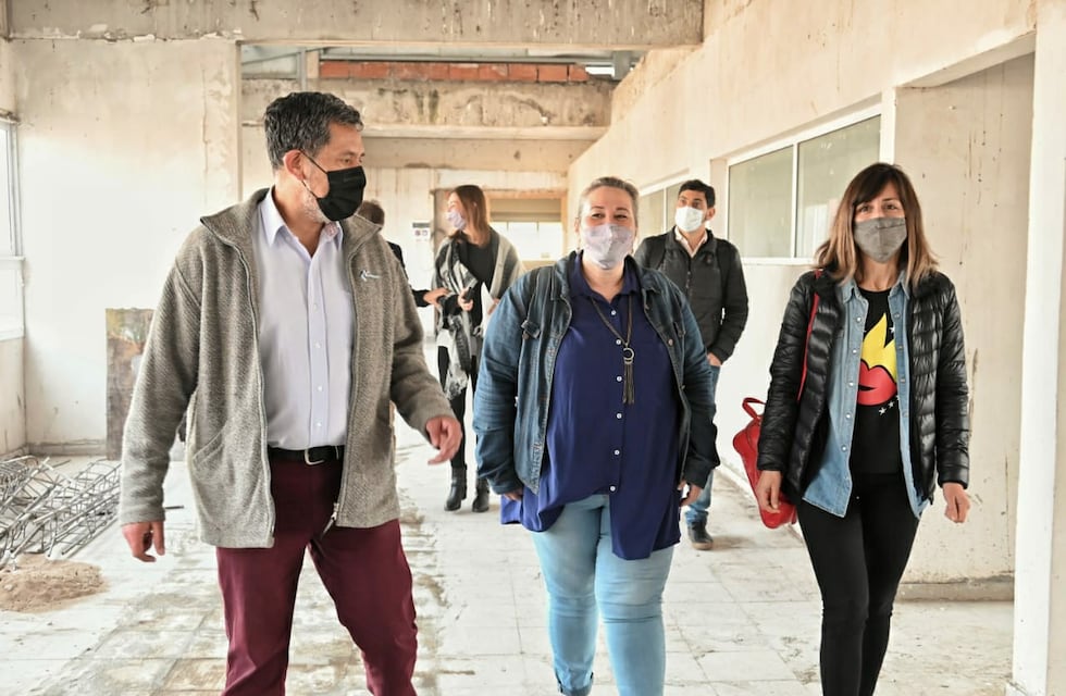 Concejales recorrieron obras en la EEST N3 que financia la provincia