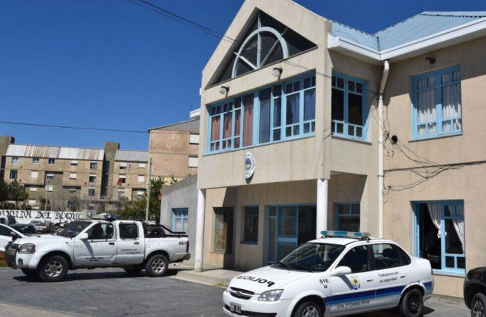 Fue a visitar a su amigo preso, le llevó marihuana escondida en una pizza y lo descubrieron