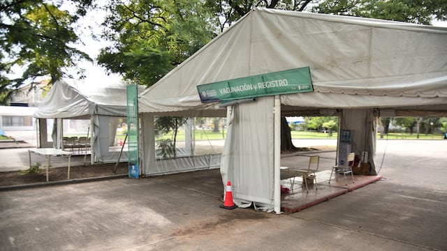 El vacunatorio ubicado en el Comedor Universitario permanece cerrado. (Foto: Pedro Castillo)