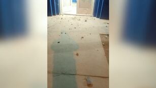 Apedraron una comisaría y un móvil de la Policía de Córdoba.