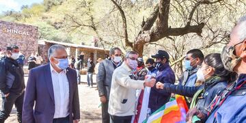 El gobernador se reunió con caciques de los pueblos originarios del Oeste.