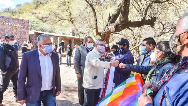 El gobernador se reunió con caciques de los pueblos originarios del Oeste.