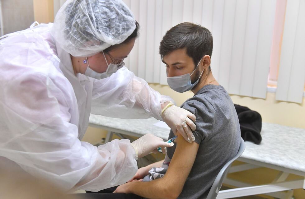 Argentina acordó la llegada de la vacuna rusa y será aplicada a 300 mil personas antes de fin de año