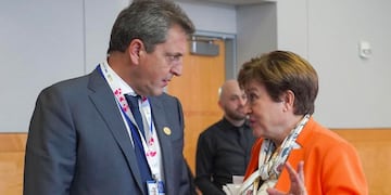 El ministro de Economía, Sergio Massa y la titular del FMI, Kristalina Georgieva, en la sede del organismo. Foto: Los Andes.