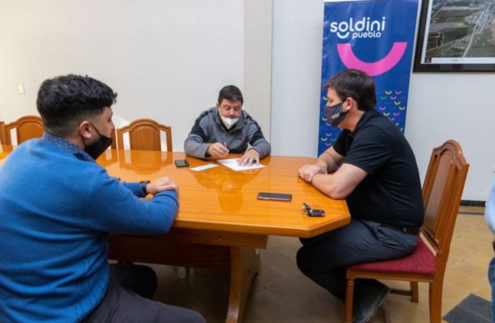 El Club Alumni de Soldini recibió un aporte económico para gastos de infraestructura