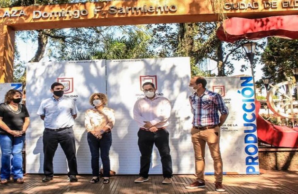 Marta Ferreira, Ministra de Agricultura Familiar, hizo entrega de insumos a emprendedores en Eldorado