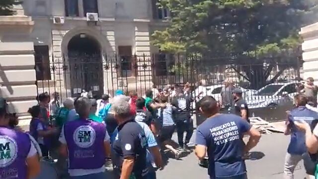 Incidentes en la Legislatura bonaerense.