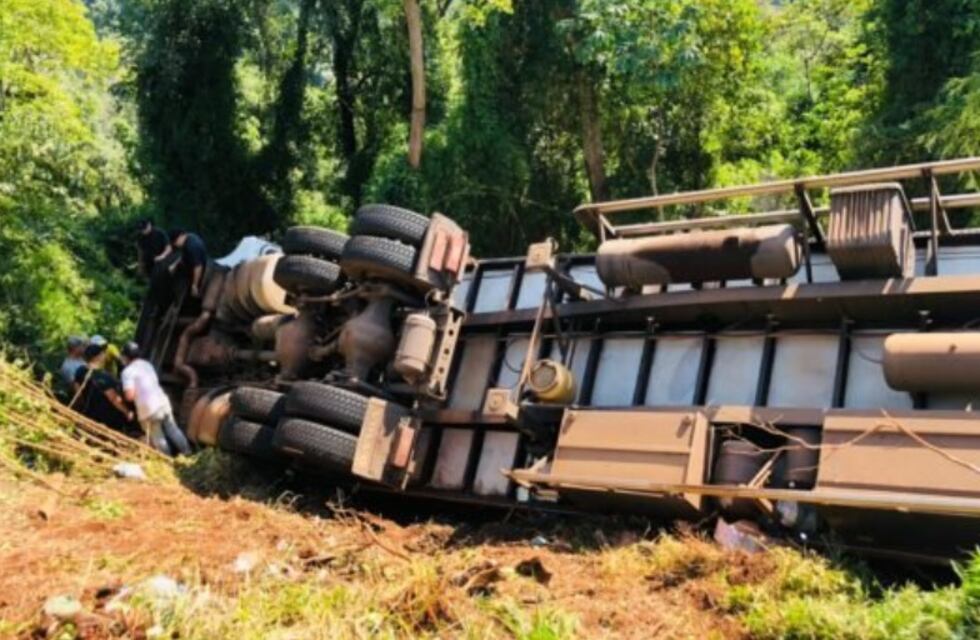 Accidente fatal en Pozo Azul: falleció la acompañante del conductor del camión