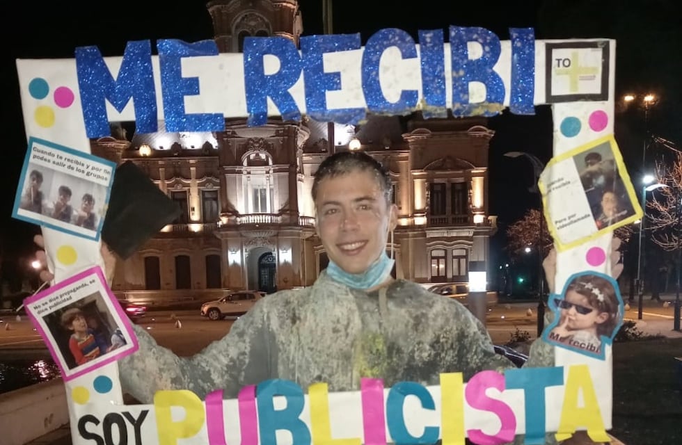 Tomas Paniga es el primer egresado virtual de la carrera de Publicidad