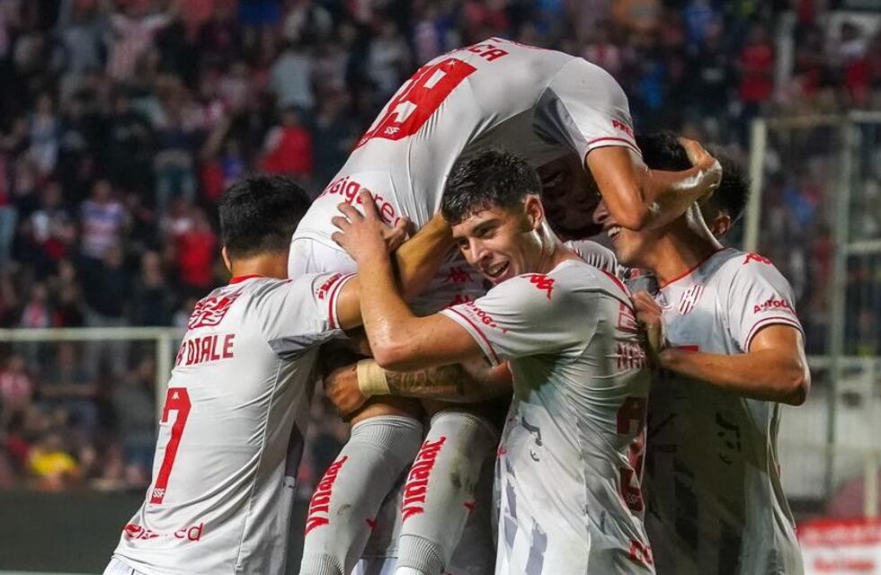 Unión lo liquidó de contra: ganó 2-1 ante Godoy Cruz en un partido con polémicas
