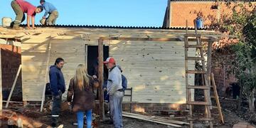 Esperanza a flor de piel: perdió su casa tras un incendio y le construyeron una nueva.