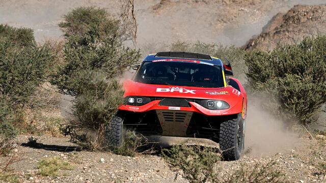 Loeb busca su primer triunfo en el Dakar.