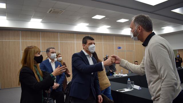 La vicegobernadora, Laura Stratta y la ministra de Salud de Entre Ríos, Sonia Velázquez, recibieron al secretario de Calidad de Salud de la nación, Arnaldo Medina junto a otros funcionarios nacionales.