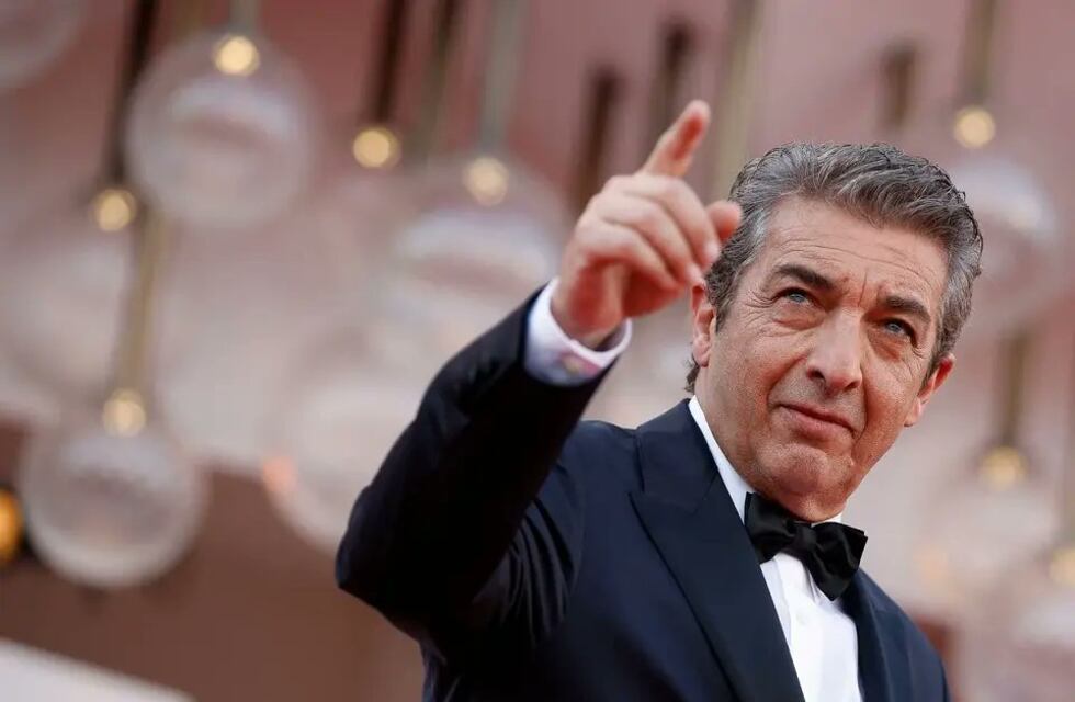 Festival de Venecia: aplausos y reconocimiento para Ricardo Darín en su paso por la alfombra roja